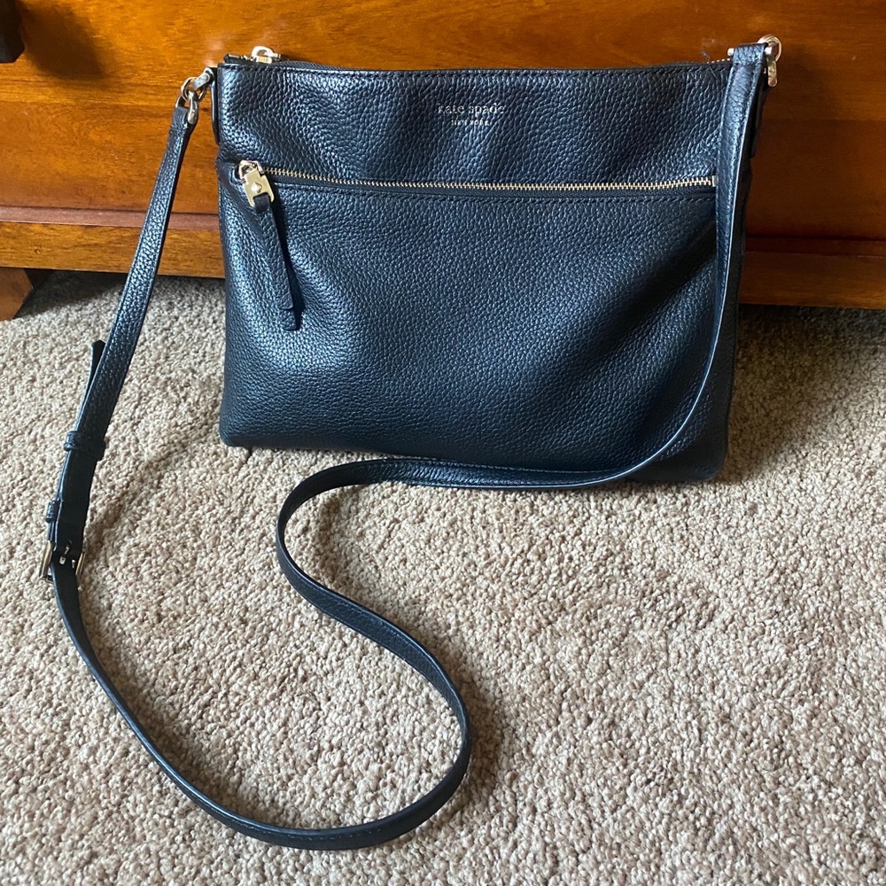 Kate Spade leather crossbody ♠️